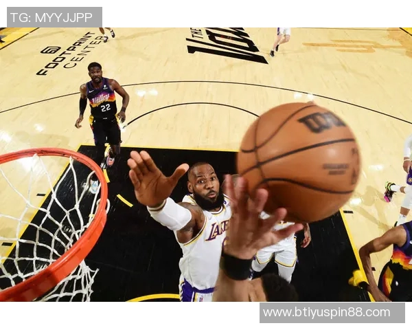 布克拼尽全力砍下38分5助攻但球队仍难逃失利命运 布克拼尽全力砍下38分5助攻但球队仍难逃失利命运