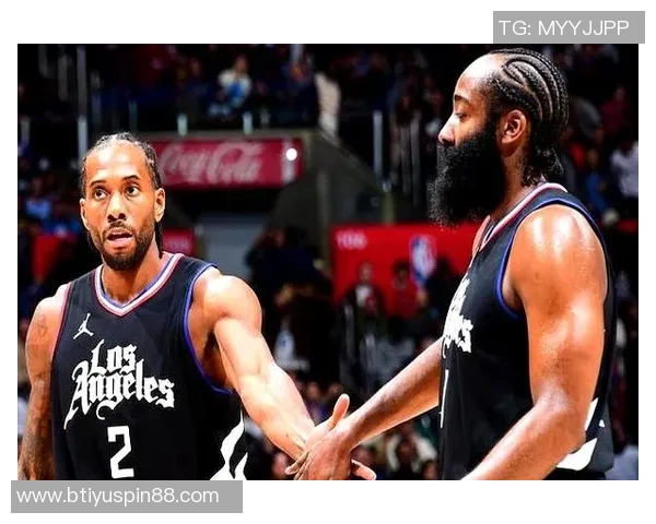 快船半场微弱领先火箭祖巴茨表现出色杜兰特状态低迷仅得7分 快船半场微弱领先火箭祖巴茨表现出色杜兰特状态低迷仅得7分